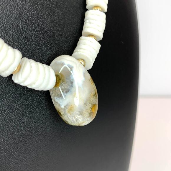 Artisan Puka Shell Necklace with Dendritic Agate Pendant - Picture 4 of 8